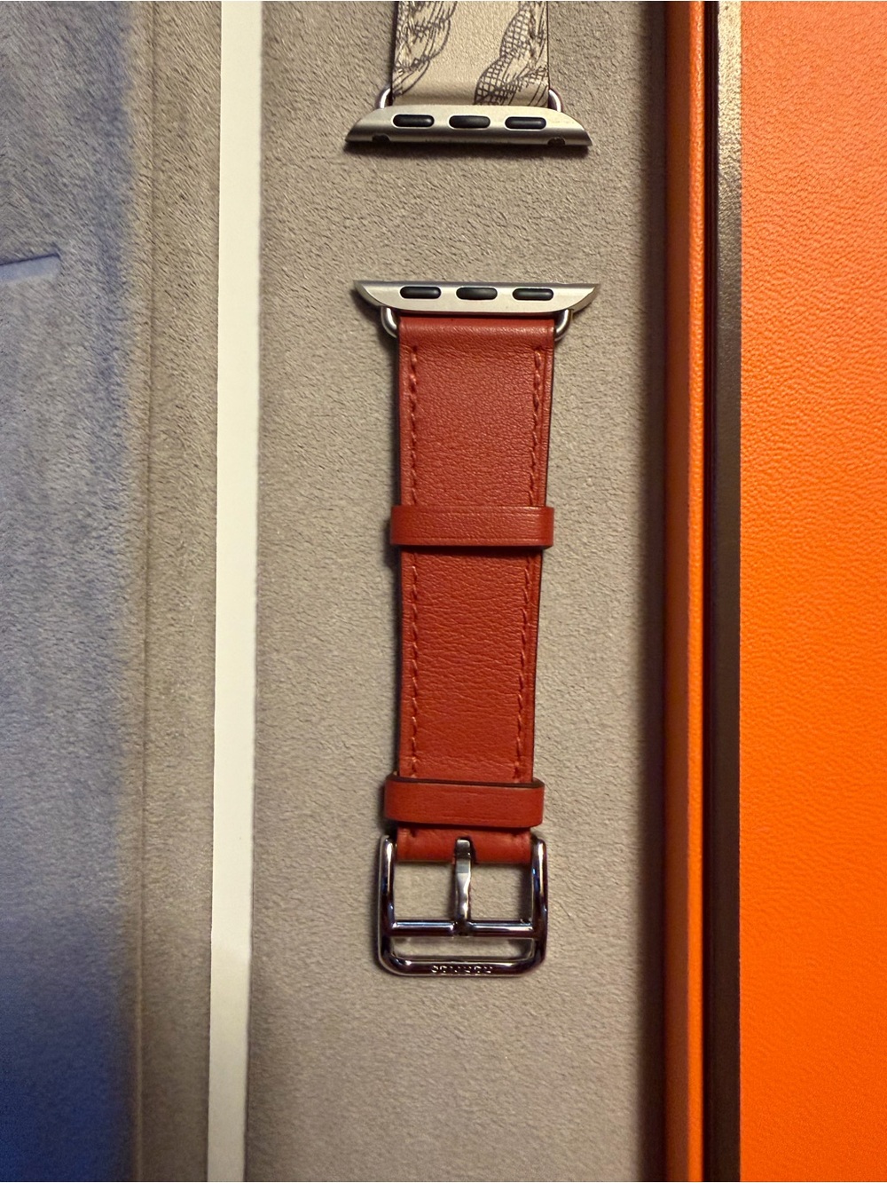 Authentic Hermès Apple Watch Single Tour — Rope Print (Cordages), Ivory/Cognac - Picture 3 of 4